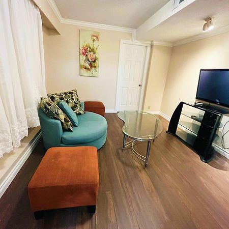 Private Suite With Private Entrance King Bed 리치먼드 외부 사진