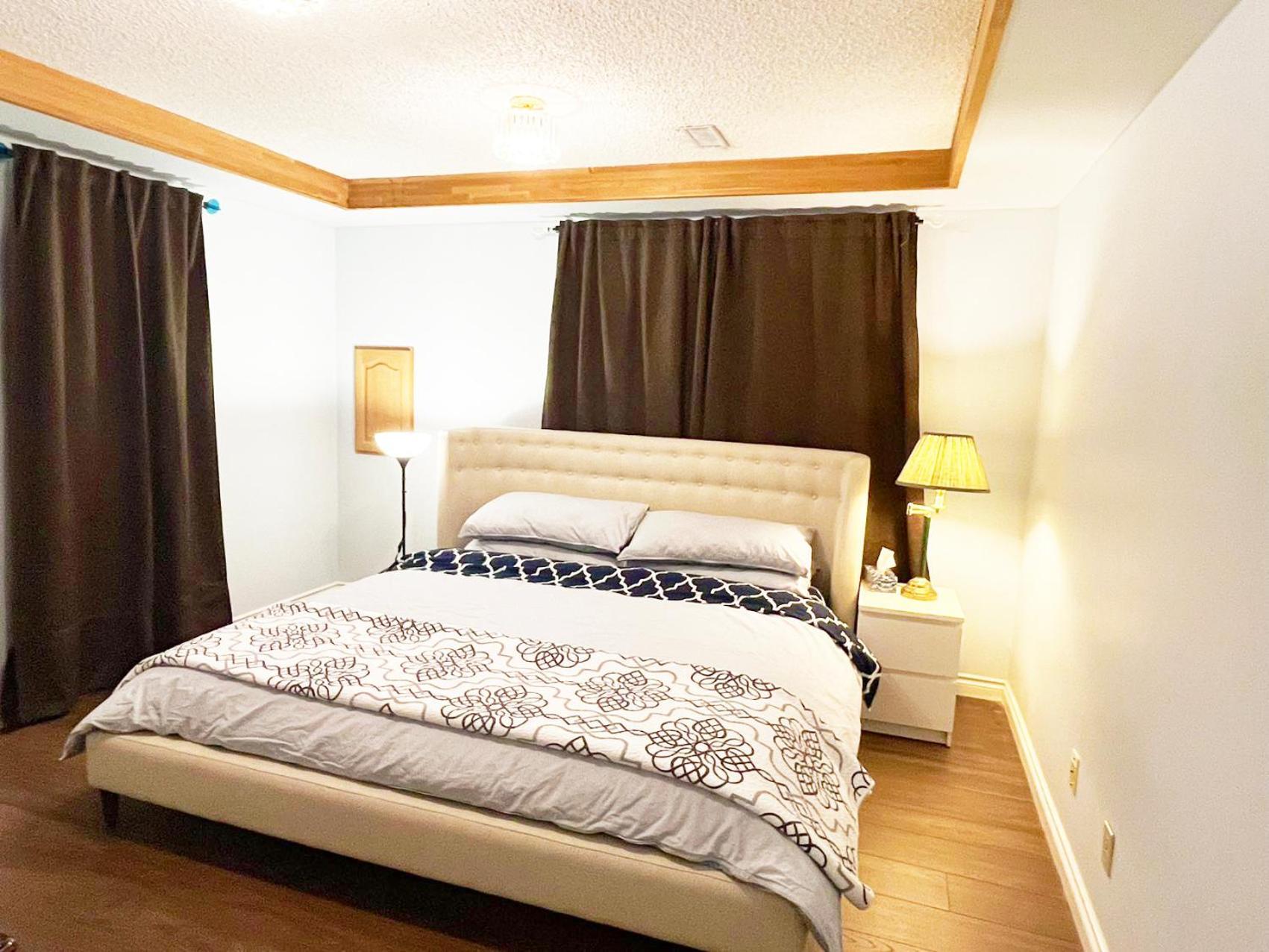 Private Suite With Private Entrance King Bed 리치먼드 외부 사진