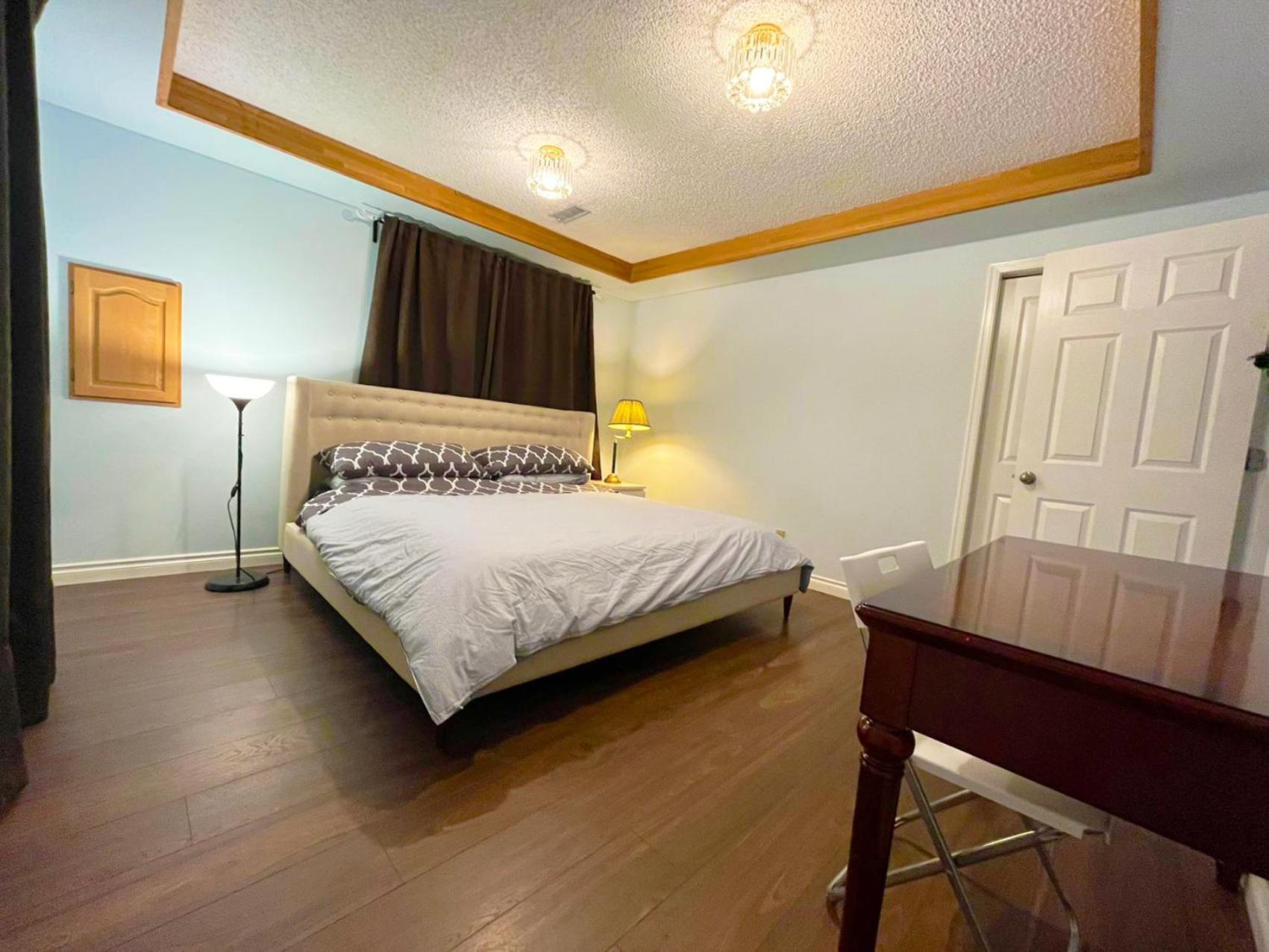 Private Suite With Private Entrance King Bed 리치먼드 외부 사진